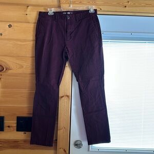 Old Navy Ultimate Slim built in flex burgundy pants size 34x32